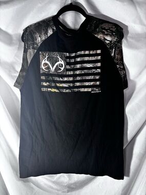 Realtree Black Tank‎ with Camo Flag Graphic